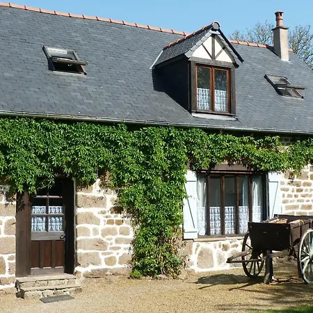 Casa de Férias Le Tertre Gites Céaucé